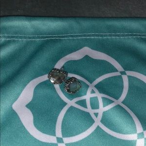 Kendra Scott Tessa stud earrings in black pearl